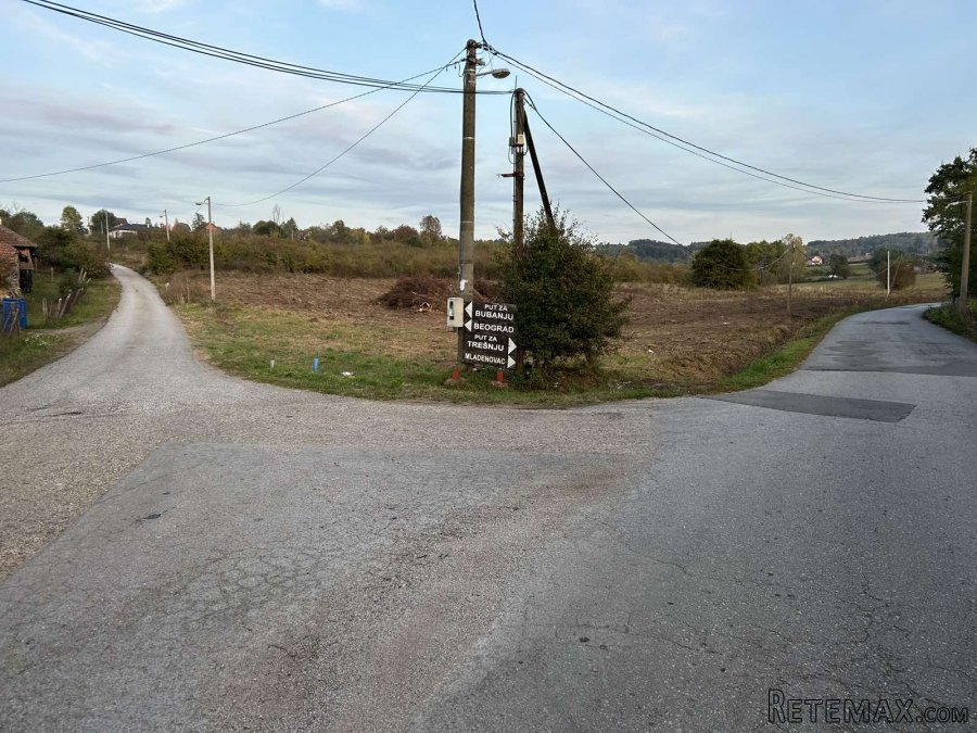 Plac Ripanj 80ari,izlaz na dve ulice,struja i voda dostupni - 2
