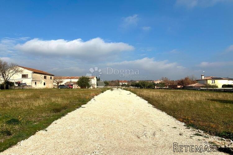 VODNJAN – lijepa parcela s dva pristupna puta - 2