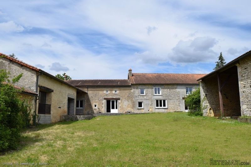 Vast 5 Bedroom Luxury Property With..