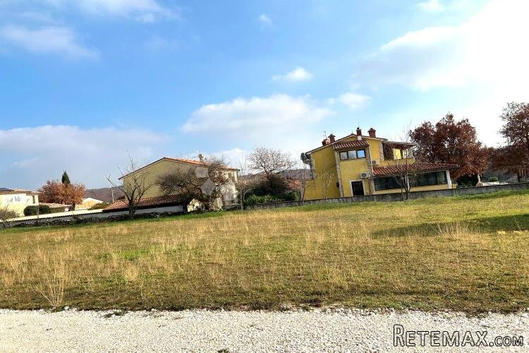 VODNJAN – lijepa parcela s dva pristupna puta - 3