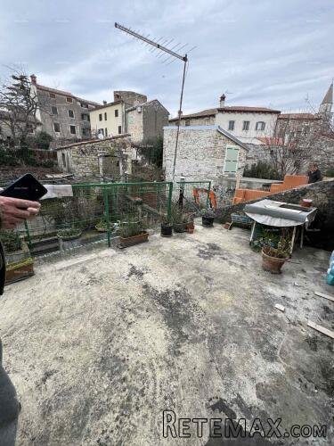 Prodaja kuće sa dvorištem u nepodrednoj blizini centra, B.. - 5