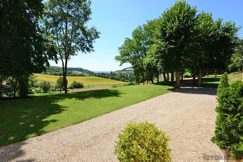 Handsome 18th Cent Manor In 5 Acres.. - 2
