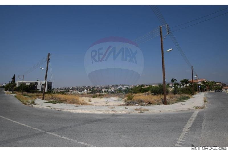 Plot of Land for Building - For Sale -..