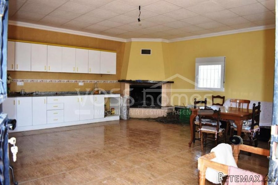 A quite and peaceful country house with 300m2 warehouse.. - 8