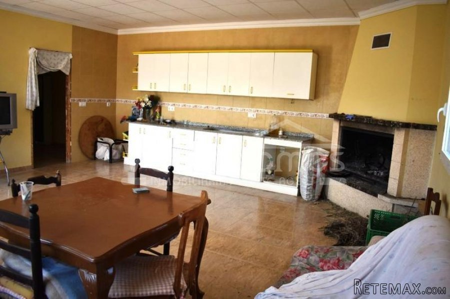 A quite and peaceful country house with 300m2 warehouse.. - 9