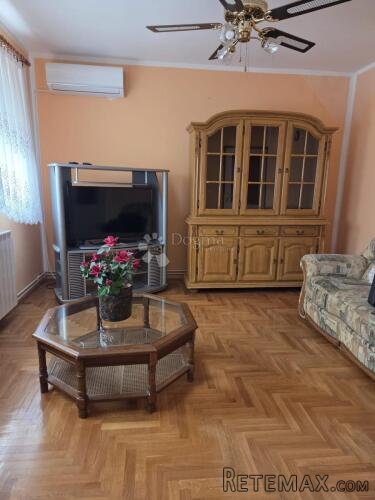 Kuća Vukovar-Mitnica, 2 stana, top lokacija