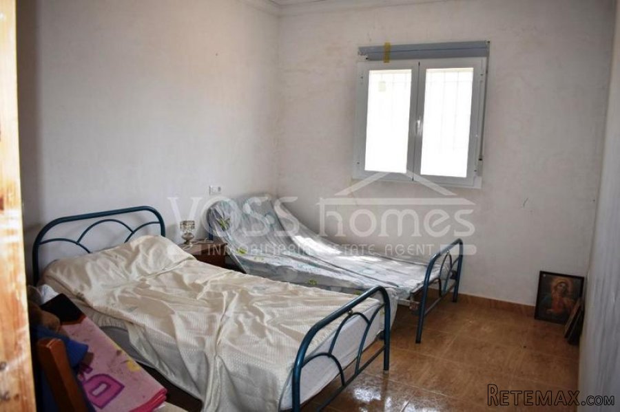 A quite and peaceful country house with 300m2 warehouse.. - 10