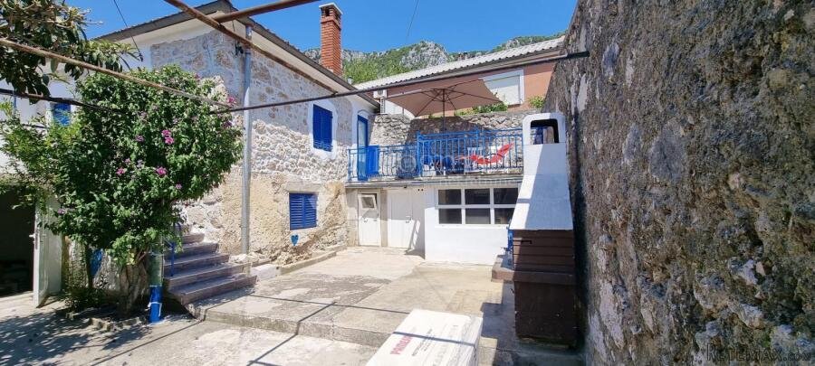 APARTMAN U KAMENOJ KUĆI - 2