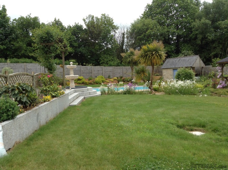 Detached House with Swimming Pool - 2