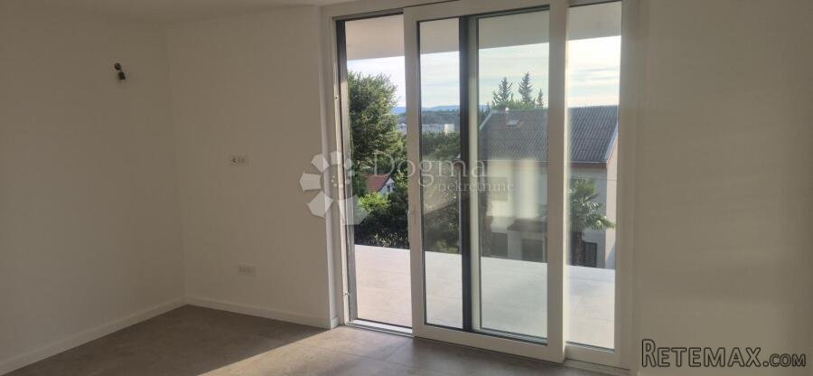 Krk - apartman 2s+db u novogradnji 150 metara od mora - 2