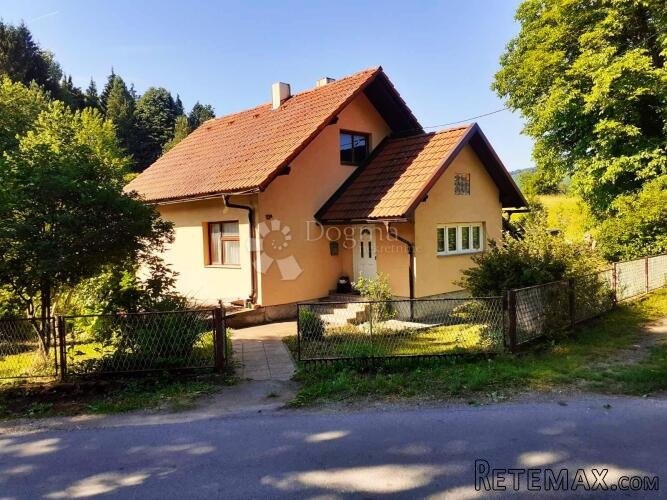 PRILIKA!!!PREKRASNA OBITELJSKA KATNICA S VRTOM! SAMO U PONUD - 2