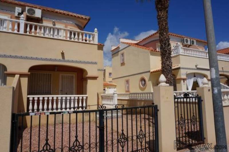 2 Bedroom 2 Bathroom Townhouse In La..
