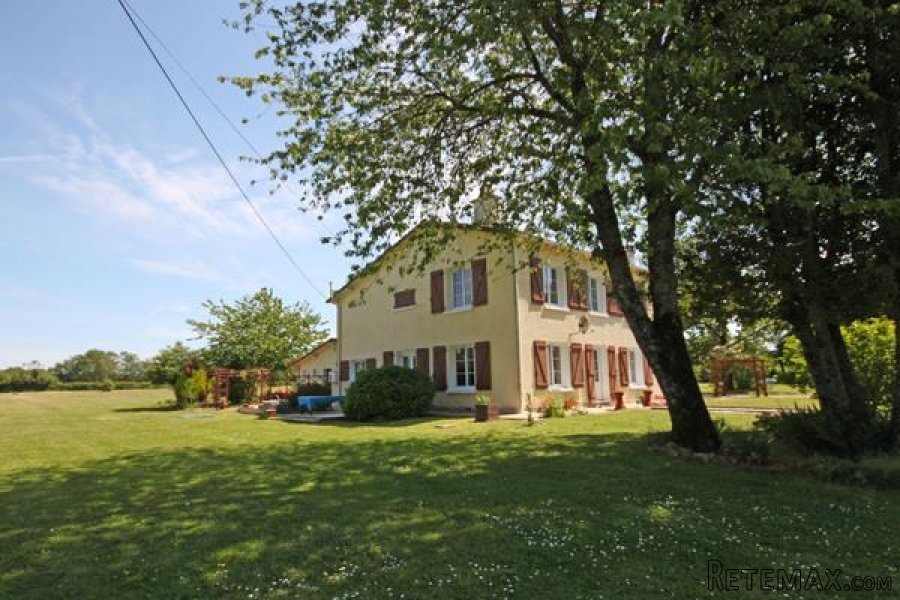 Ambernac (16) - Detached house offering 3/4 bedrooms and 3.. - 3