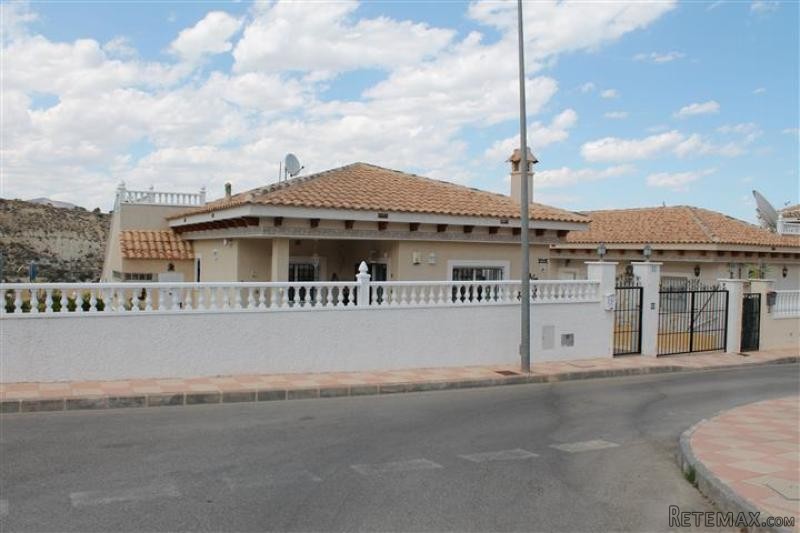 3 Bedrooms - Villa - Alicante - For Sale