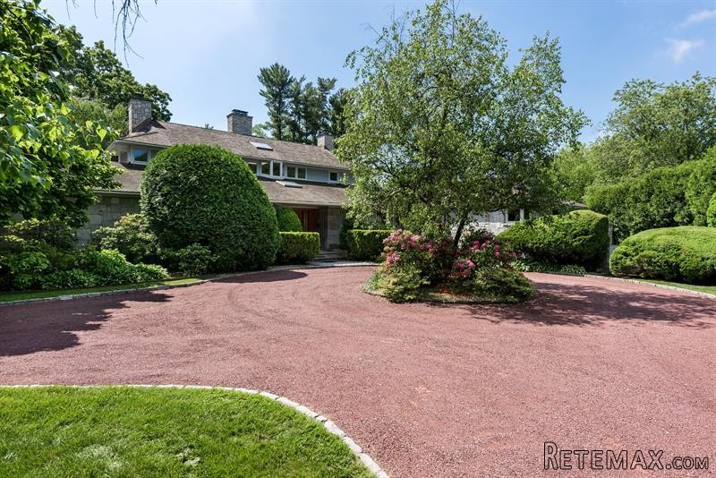 6 bedroom House For Sale: 3 Lauder Way.. - 2