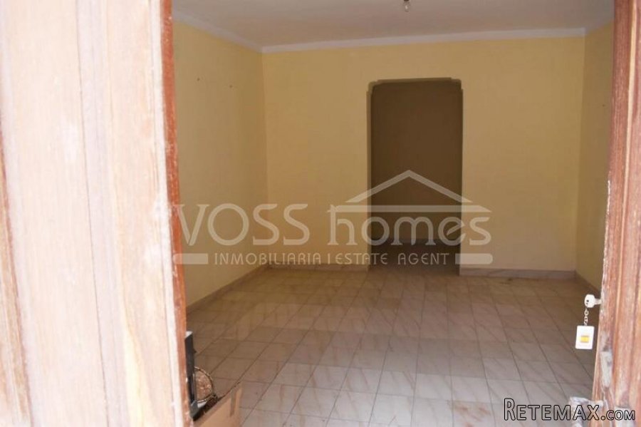 A huge 227m2, 3 storey village house to renovate modernise.. - 7