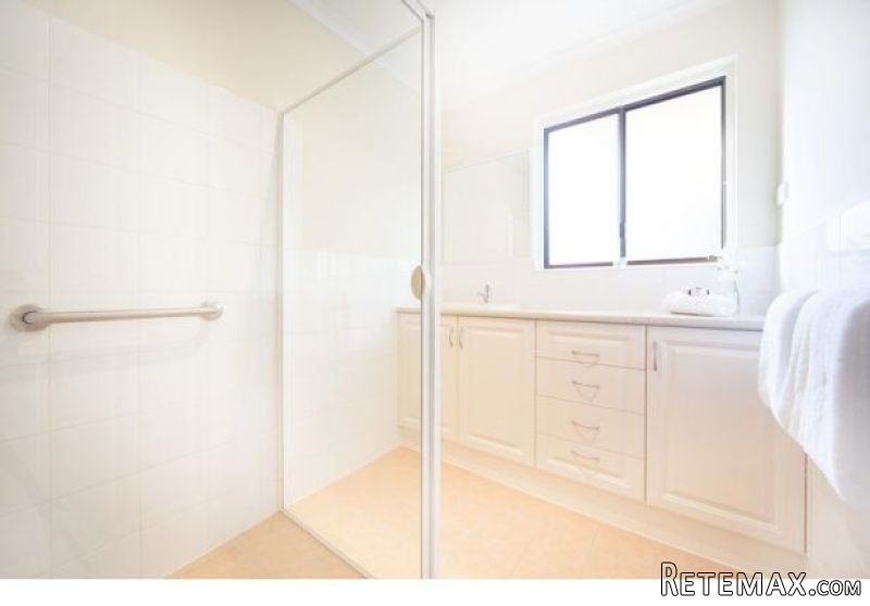 Spacious And Peaceful - Everard Park -.. - 2
