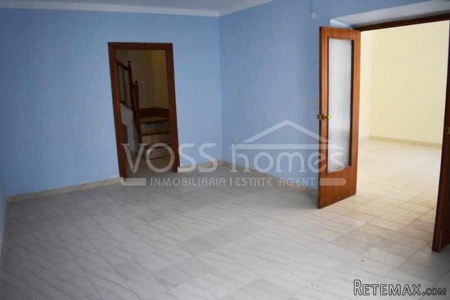 A huge 227m2, 3 storey village house to renovate modernise.. - 10