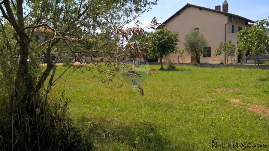 Poreč, građevinsko zemljište 780 m2 - 2