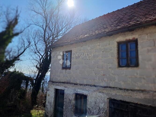 Krasan pogled, čist zrak i voda Jana u kući