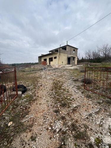 Kuća s građevinskom parcelom 1535 m2- Blizna - 2
