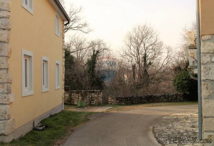 KAMENA KUĆA ZA ADAPTACIJU SA IMANJEM I ŠUMOM - 4