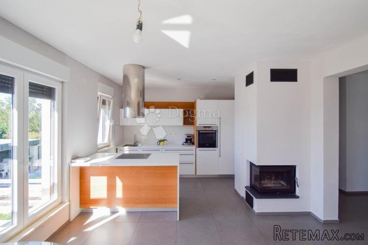 Pula, Moderna vila s bazenom i 4 spavaće sobe - Top lokacija - 3