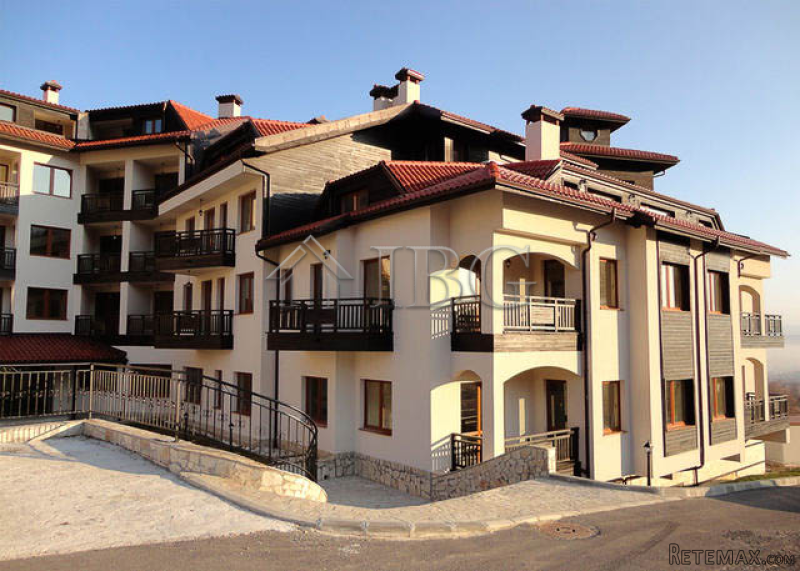 2-Bedroom apartment with mountain view..