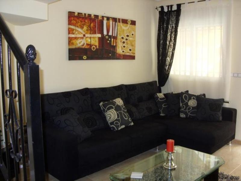 Immaculate 2 Bedroom Town House For.. - 2