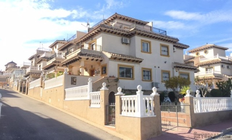 Townhouse In Villamartin, Orihuela..