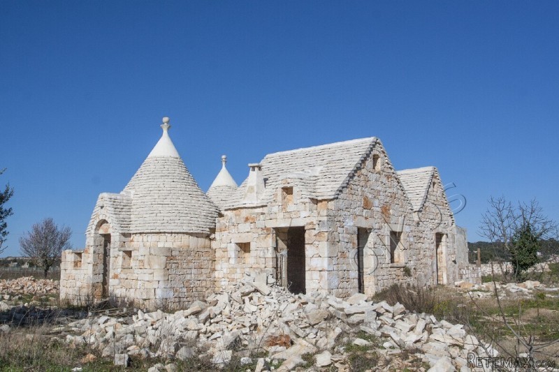 V000067, Trulli And Lamie For Sale In.. - 2