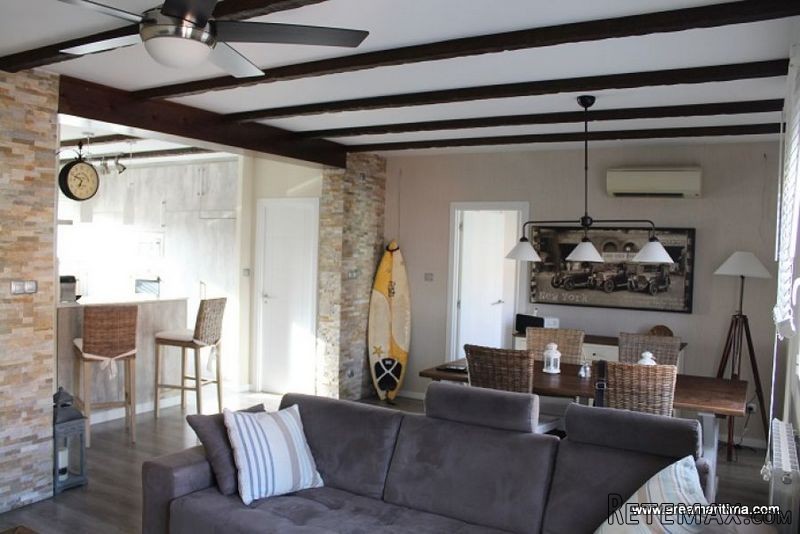 For sale refurbished flat in El Grao..