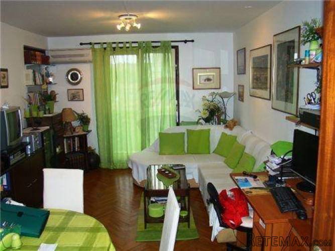 ISTRA, Pula, CENTAR, STAN NA ODLIČNOJ LOKACIJI