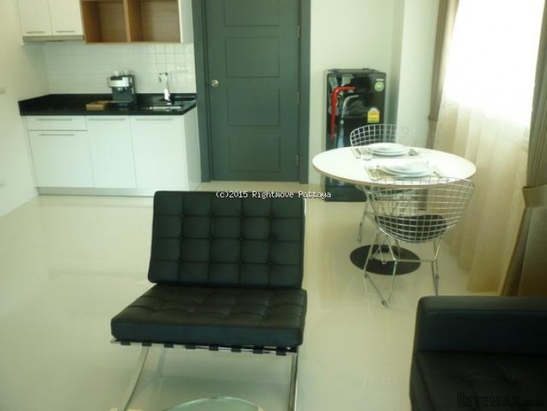 1 Bedroom Condo for sale in Pratumnak -..