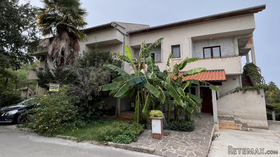 Poreč, okolica - legalizirana višestambena kuća sa pogledom