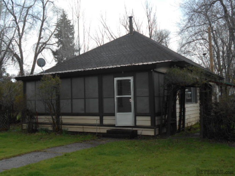 1024 S Railroad Ave Susanville, CA.. - 2