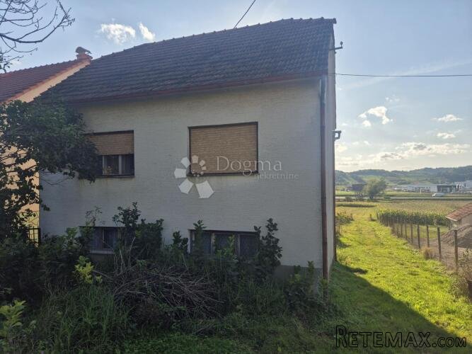 Kuća za adaptaciju na odličnoj lokaciji nadomak Krapine!