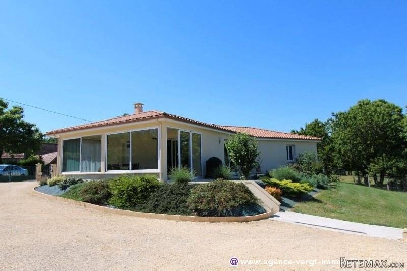 Ref 27083 : Dans Un Ecrin De Verdure...