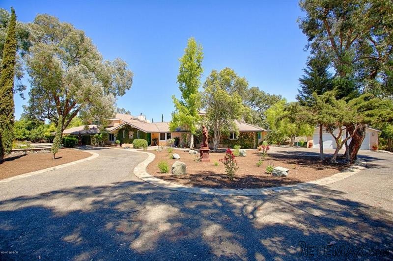 5 bedroom House For Sale: 1870 Still..