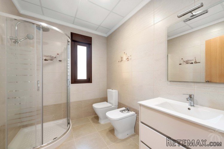 This luxury villa is located in Dehesa de Campoamor, one of.. - 7
