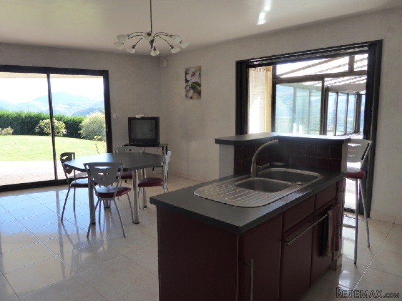 Recent Bungalow With Interior Pool And.. - 2