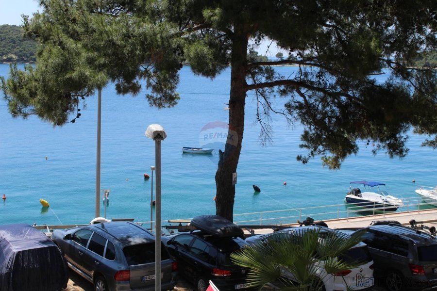 MALI LOŠINJ - VILA SA 10 APARTMANA NA RIJETKOJ I ATRAKTIVNOJ - 2
