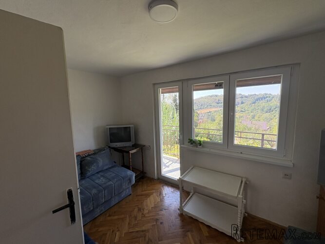 Vikend kuća 55m2,uknjižena,na 10ari placa - 12