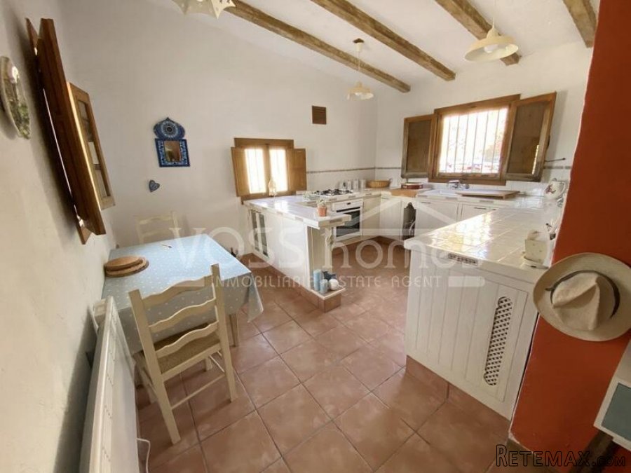 NEW & EXCLUSIVE TO VOSS HOMES - A large, lovingly.. - 3