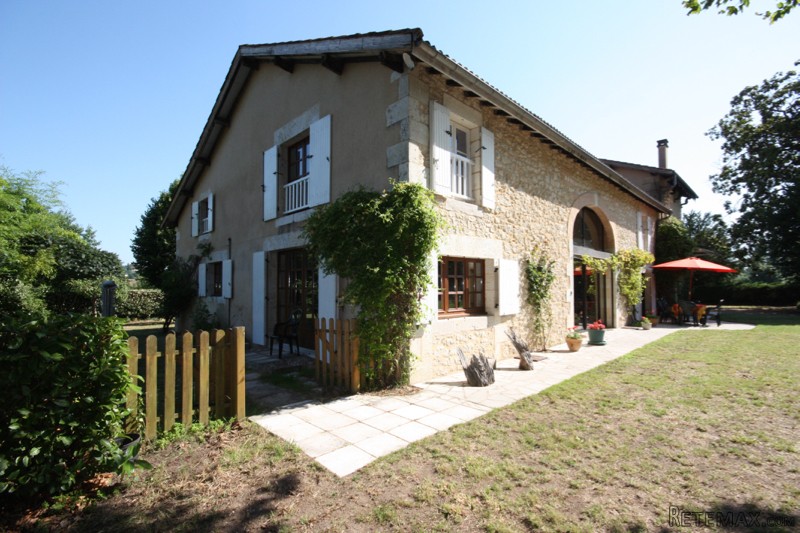 Spacious 6 bedroom house with fabulous..