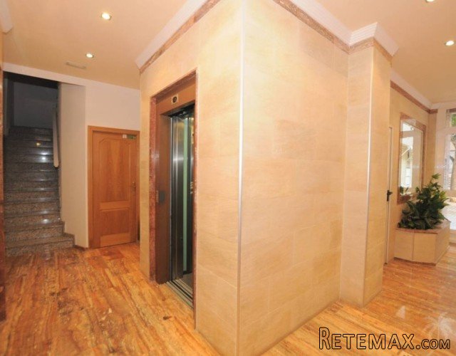 This apartment with excellent light and a (south) eastern.. - 3