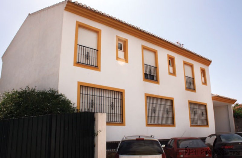 3 Bedroom Chalet in Durcal, Granada