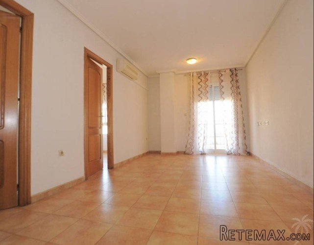 This apartment with excellent light and a (south) eastern.. - 4