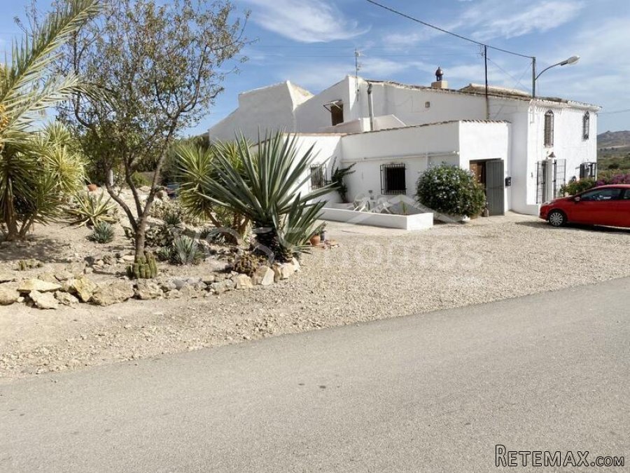 NEW & EXCLUSIVE TO VOSS HOMES - A large, lovingly.. - 5