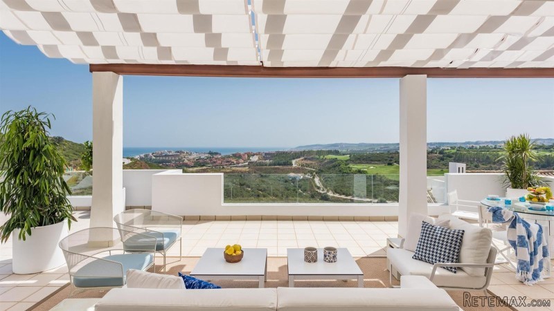 4 bedroom Apartment